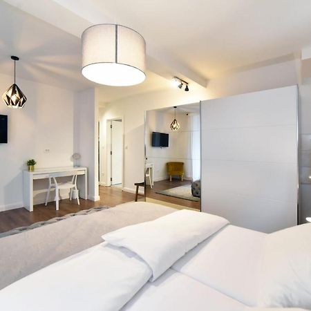 Moin Moin Double Bedroom Suite, Town Centre Загреб Экстерьер фото